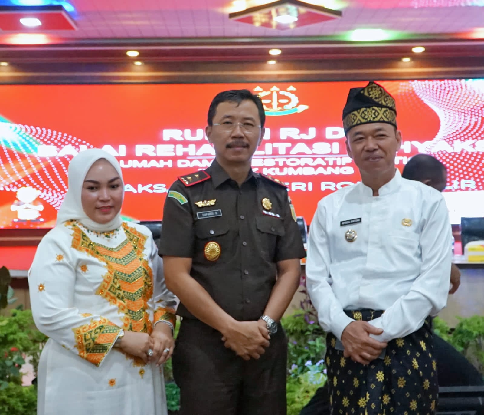 Kejati Riau Kunjungan Kerja ke Rohil, Disambut Secara Adat